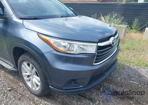 2015 Toyota Highlander Le V6 z USA, uszkodzony, nr VIN 5TDZKRFH7FS089672